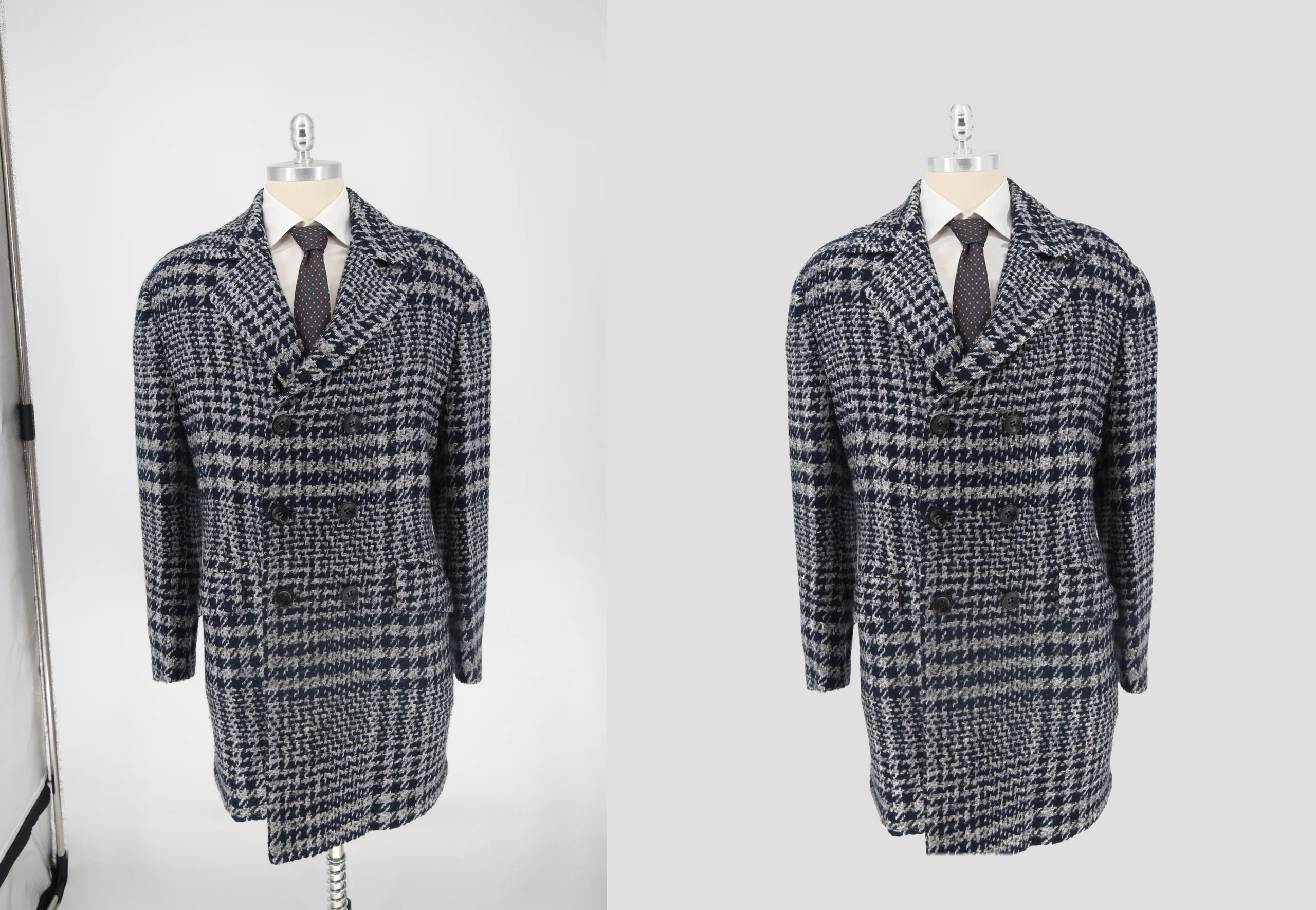 Cappotto doppiopetto a quadri blu e grigi visto di fronte: a sinistra lo scatto in studio, a destra lo stesso capo scontornato su fondo grigio